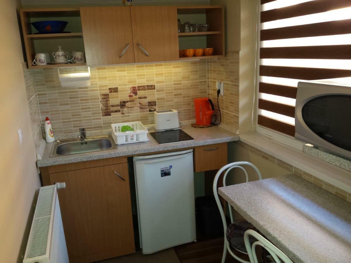 Eszter Vendeghaz Hotell Izvoru Crisului Exteriör bild